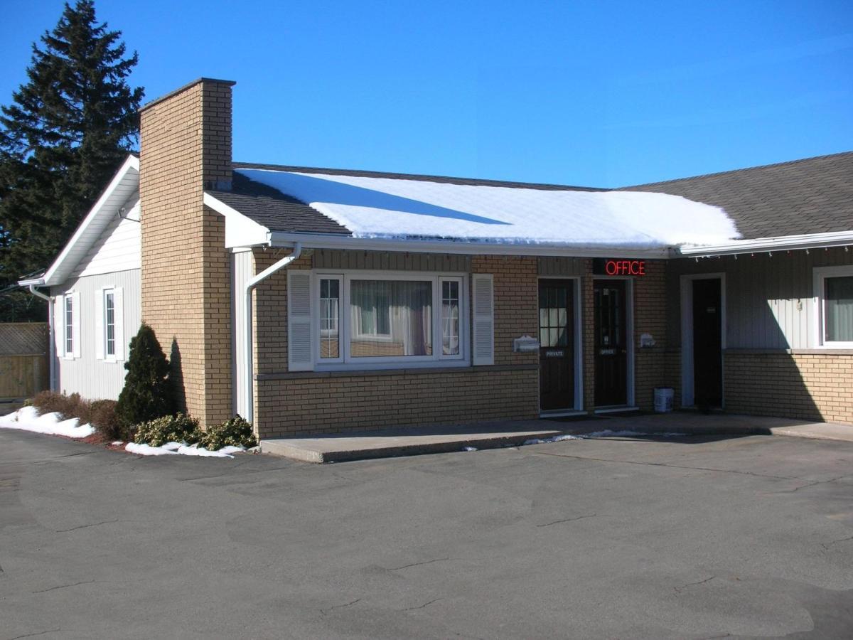 Adams Motel スーセントマリー エクステリア 写真