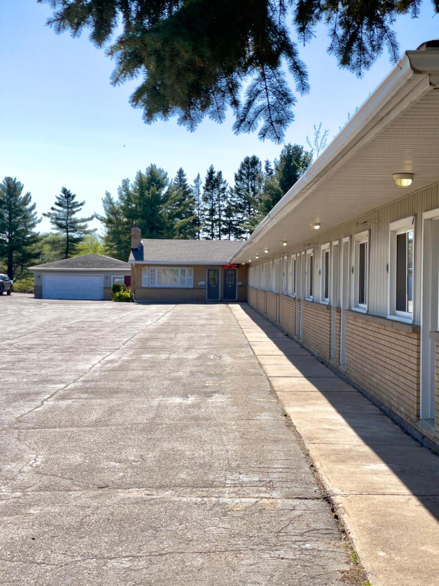 Adams Motel スーセントマリー エクステリア 写真